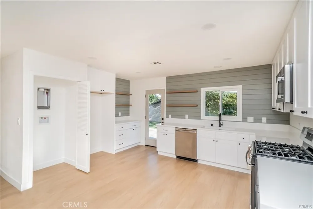 652 E Yale Street Ontario, CA 91764