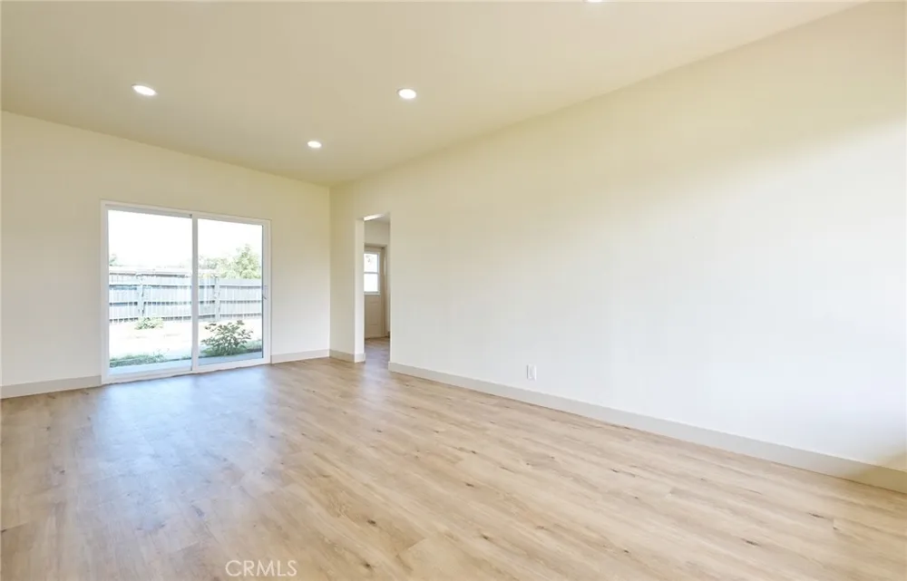 1407 S Hillford Avenue Compton, CA 90220
