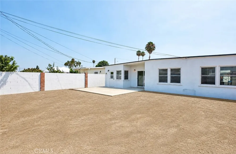 1407 S Hillford Avenue Compton, CA 90220