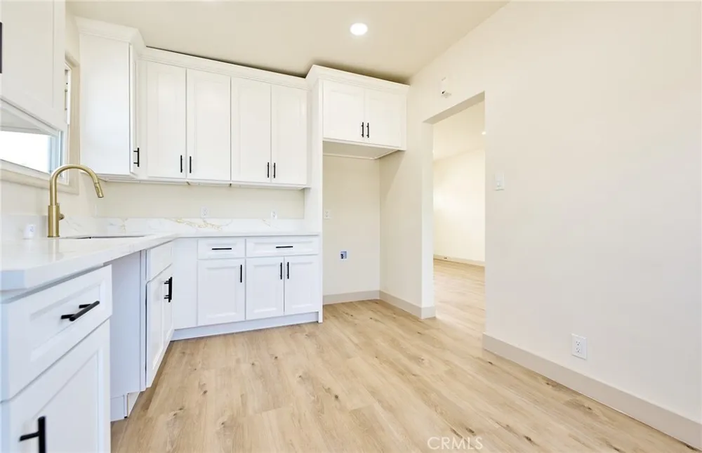 1407 S Hillford Avenue Compton, CA 90220