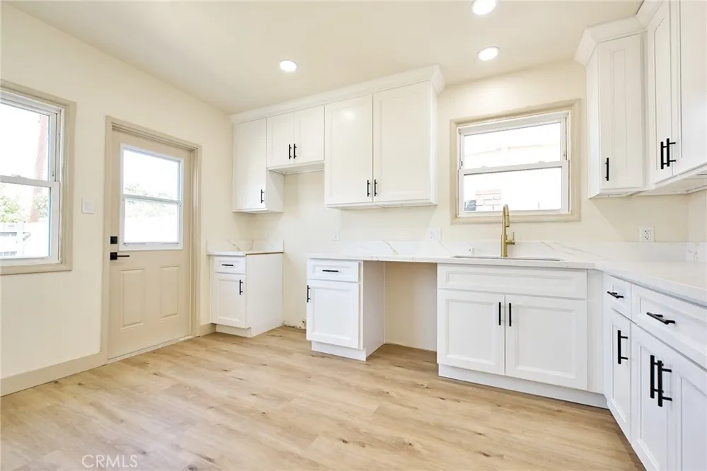 1407 S Hillford Avenue Compton, CA 90220