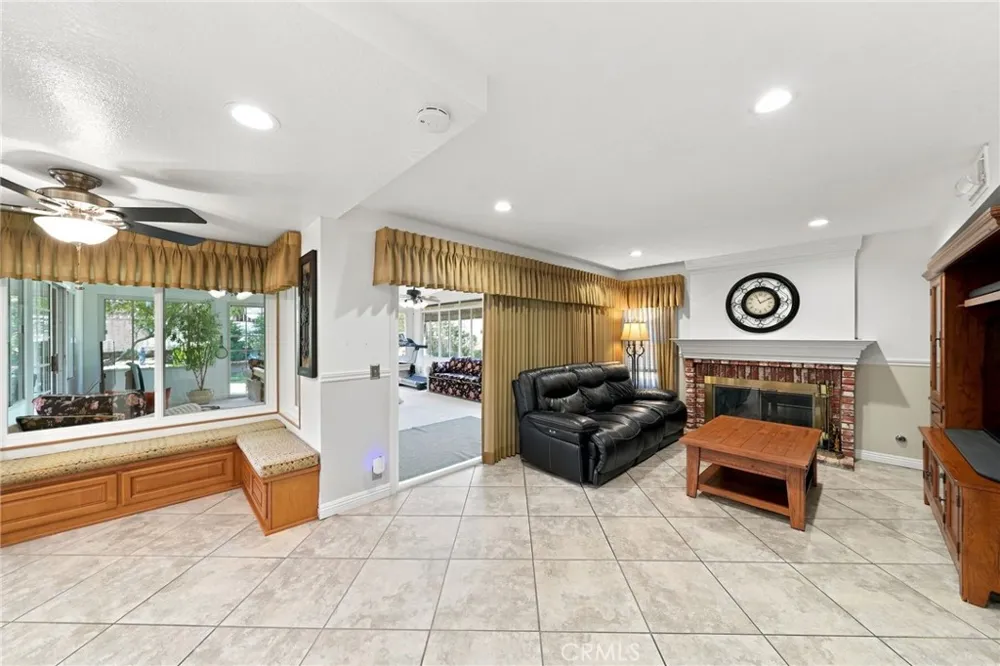 1420 Paseo Marlena San Dimas, CA 91773
