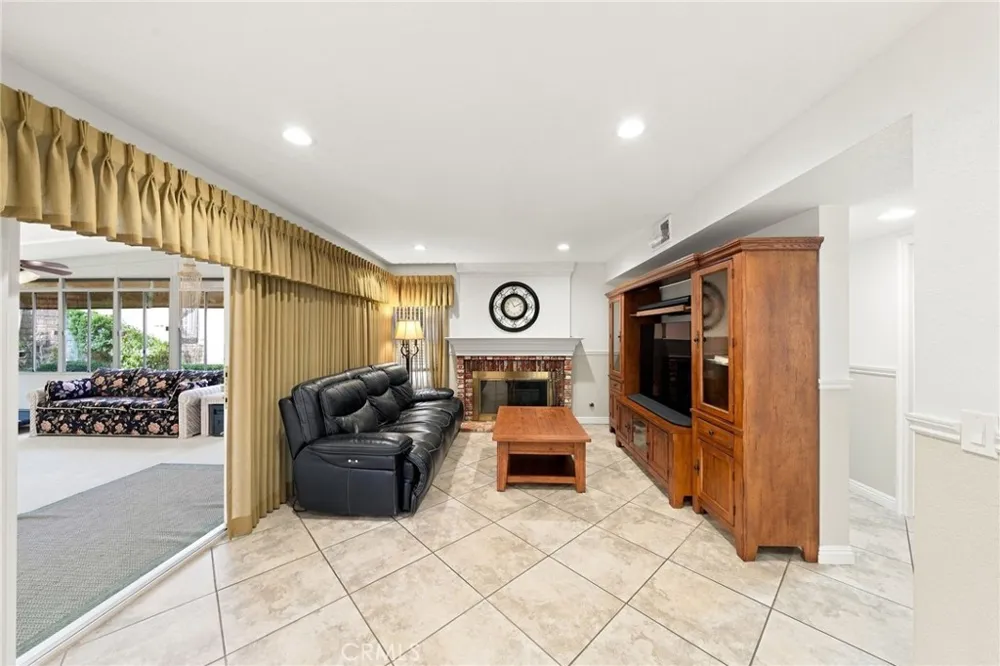 1420 Paseo Marlena San Dimas, CA 91773