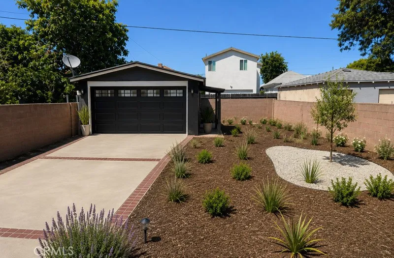 1583 E Martin Luther King Jr Los Angeles, CA 90011