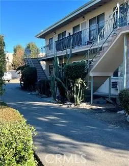 469 E Algrove #6 Covina, CA 91723