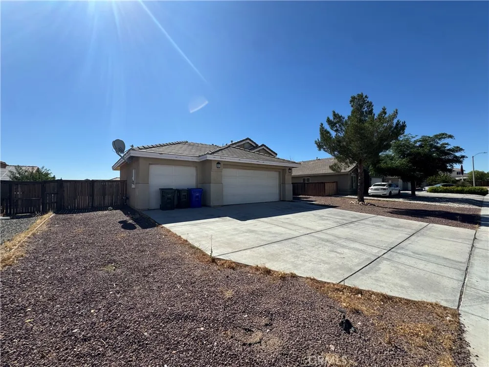 18795 Dogwood Court Adelanto, CA 92301