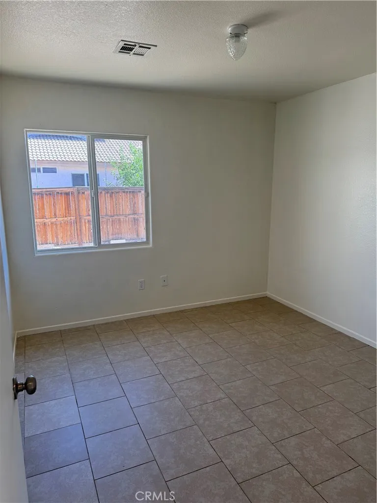 18795 Dogwood Court Adelanto, CA 92301
