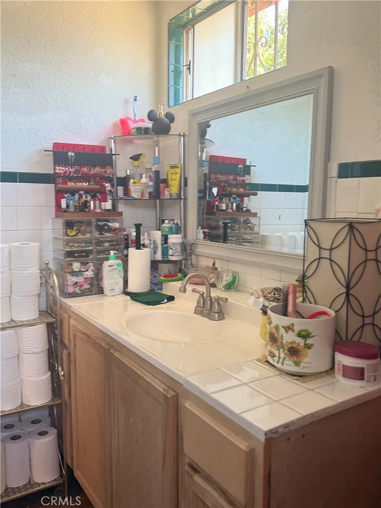 17744 Gemini Street La Puente, CA 91744