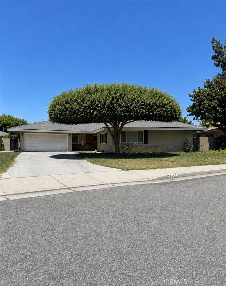 3267 Mulberry Bakersfield, CA 93301