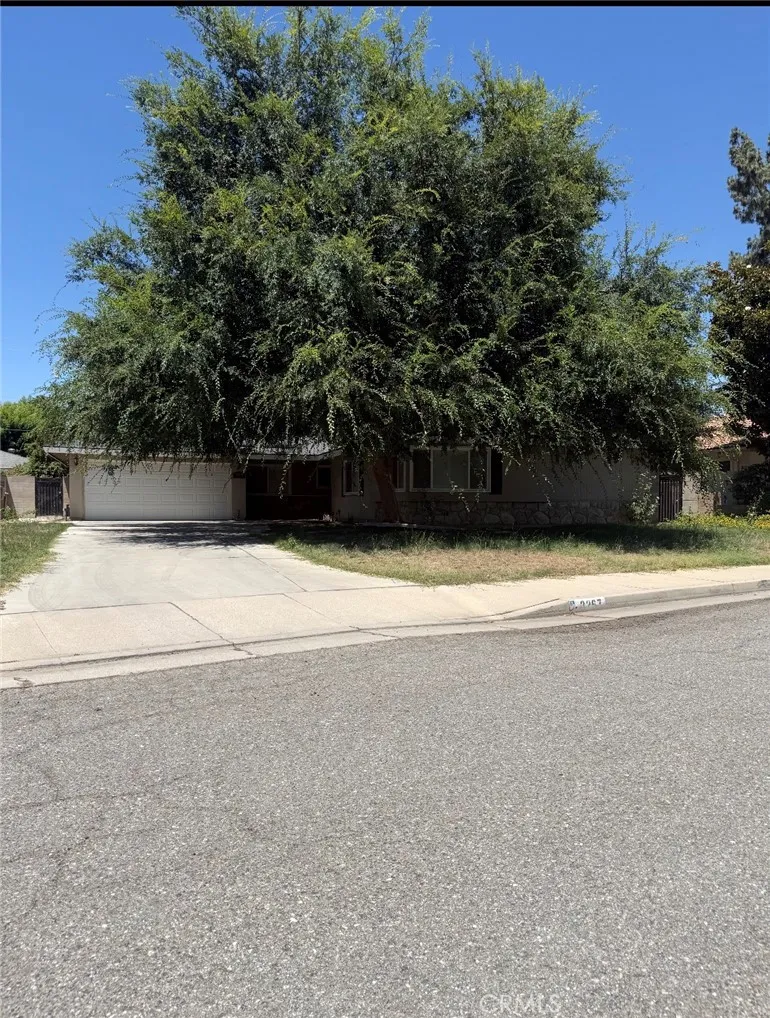 3267 Mulberry Bakersfield, CA 93301