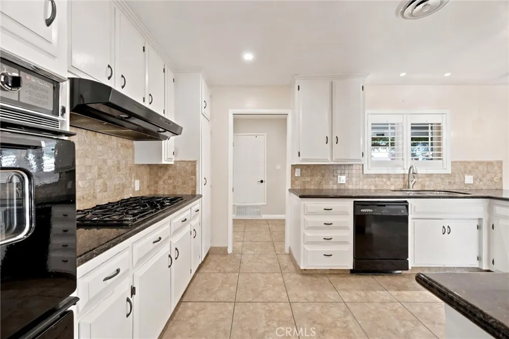 3267 Mulberry Bakersfield, CA 93301