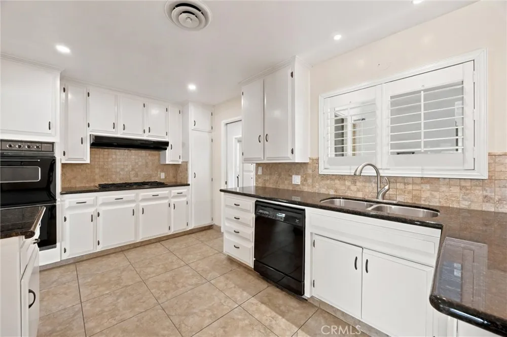 3267 Mulberry Bakersfield, CA 93301