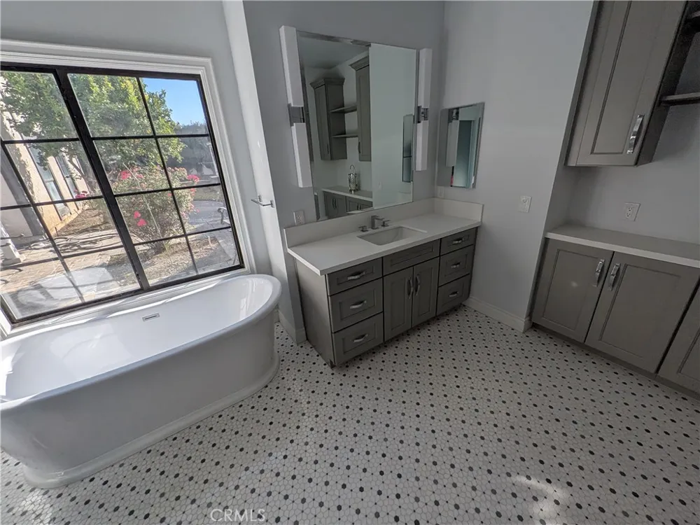 3742 Hollins Claremont, CA 91711