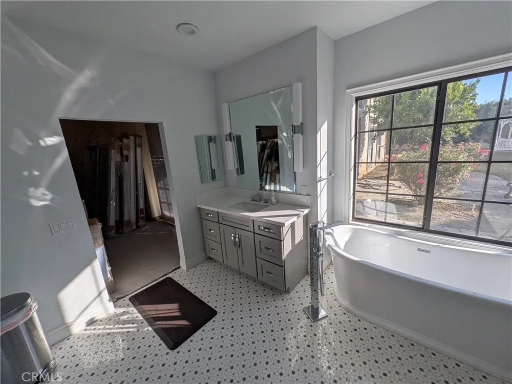 3742 Hollins Claremont, CA 91711