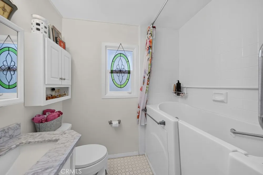 1344 Bonita La Verne, CA 91750