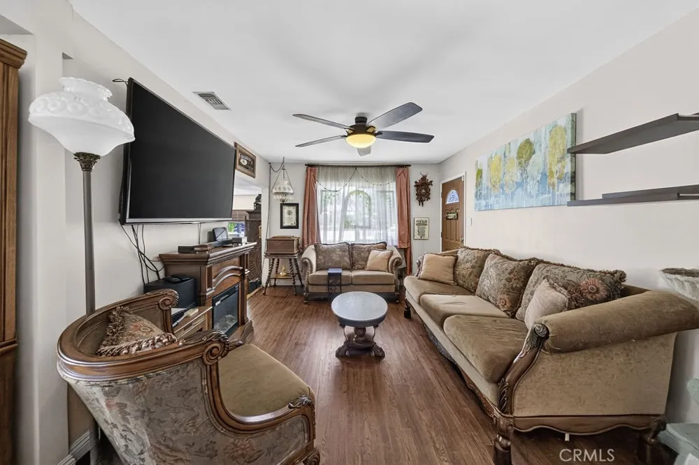 1344 Bonita La Verne, CA 91750
