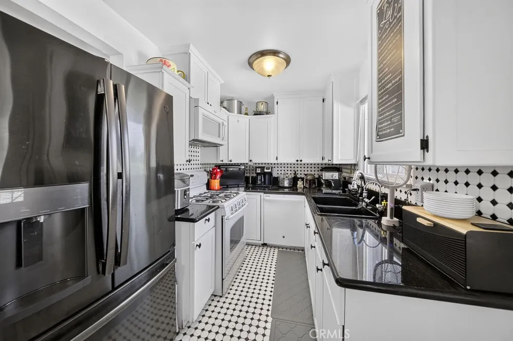 1344 Bonita La Verne, CA 91750