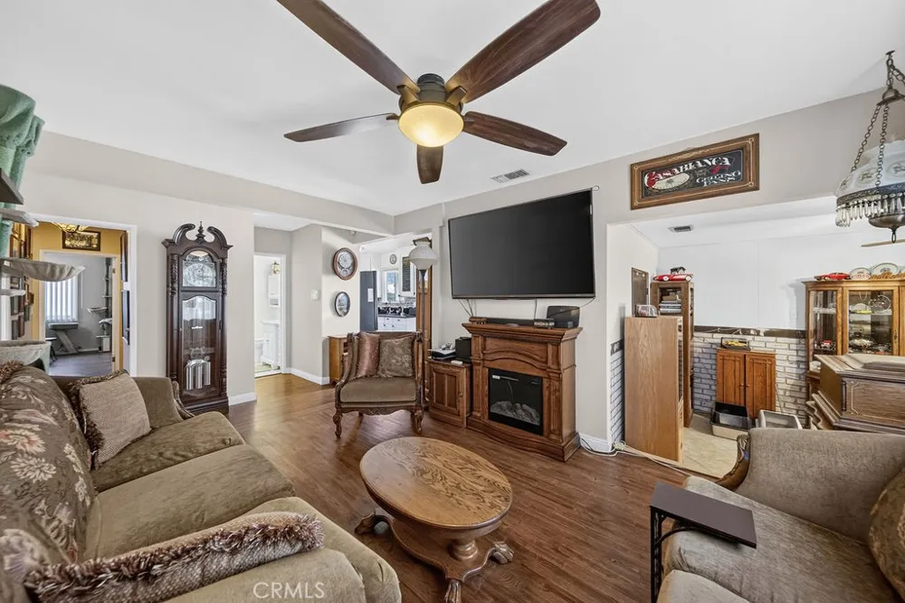 1344 Bonita La Verne, CA 91750