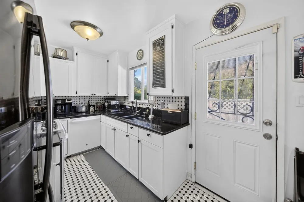 1344 Bonita La Verne, CA 91750