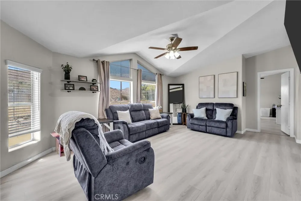 31706 Vista Avenue Homeland, CA 92548
