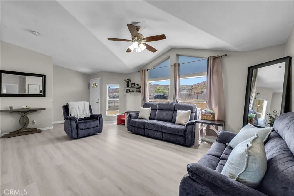 31706 Vista Avenue Homeland, CA 92548