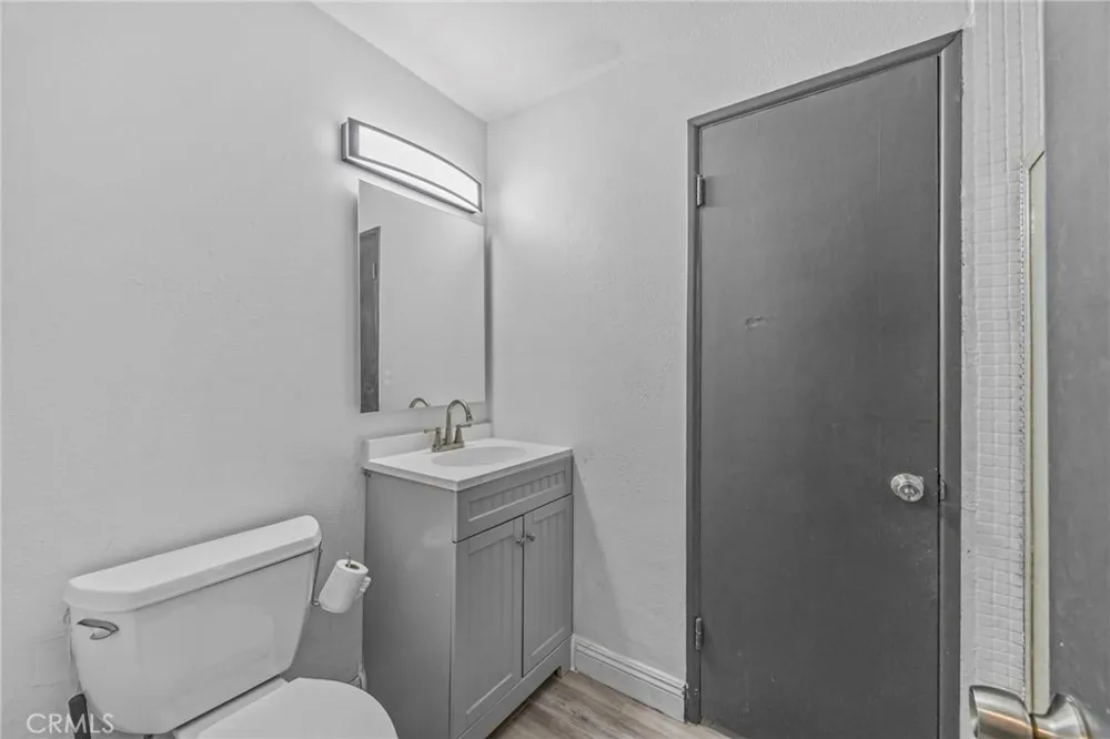 9417 Mango Fontana, CA 92335