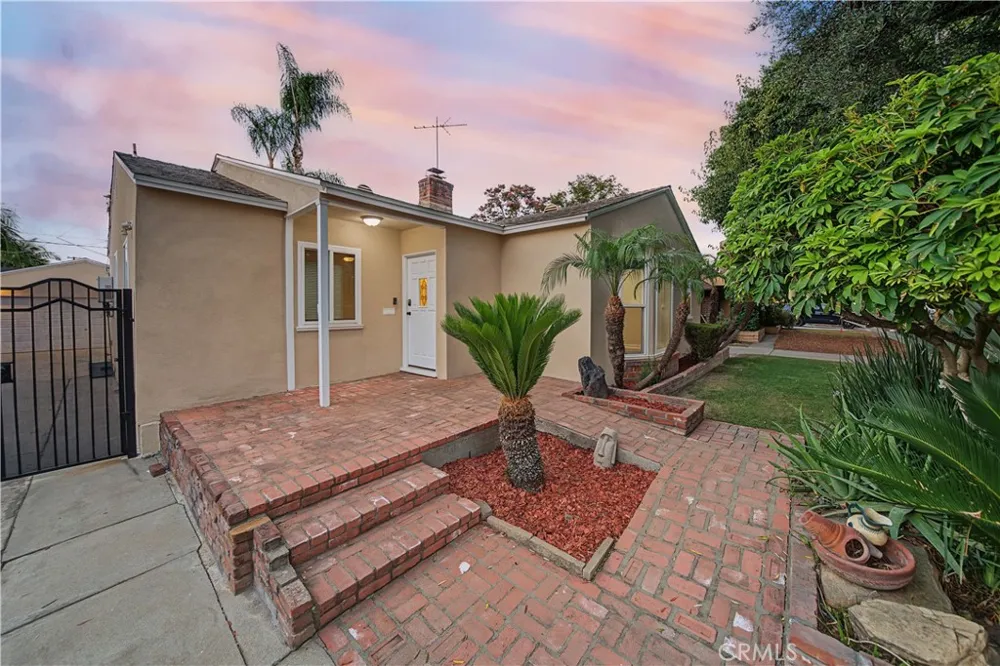 1107 E Larkwood West Covina, CA 91790