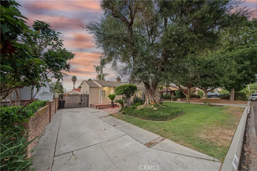 1107 E Larkwood West Covina, CA 91790