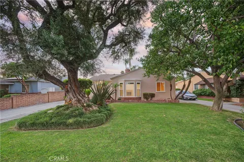 1107 E Larkwood