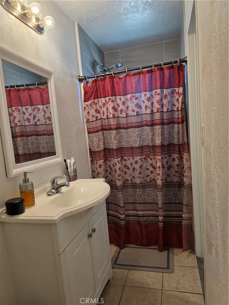 25595 Cheryle Barstow, CA 92311