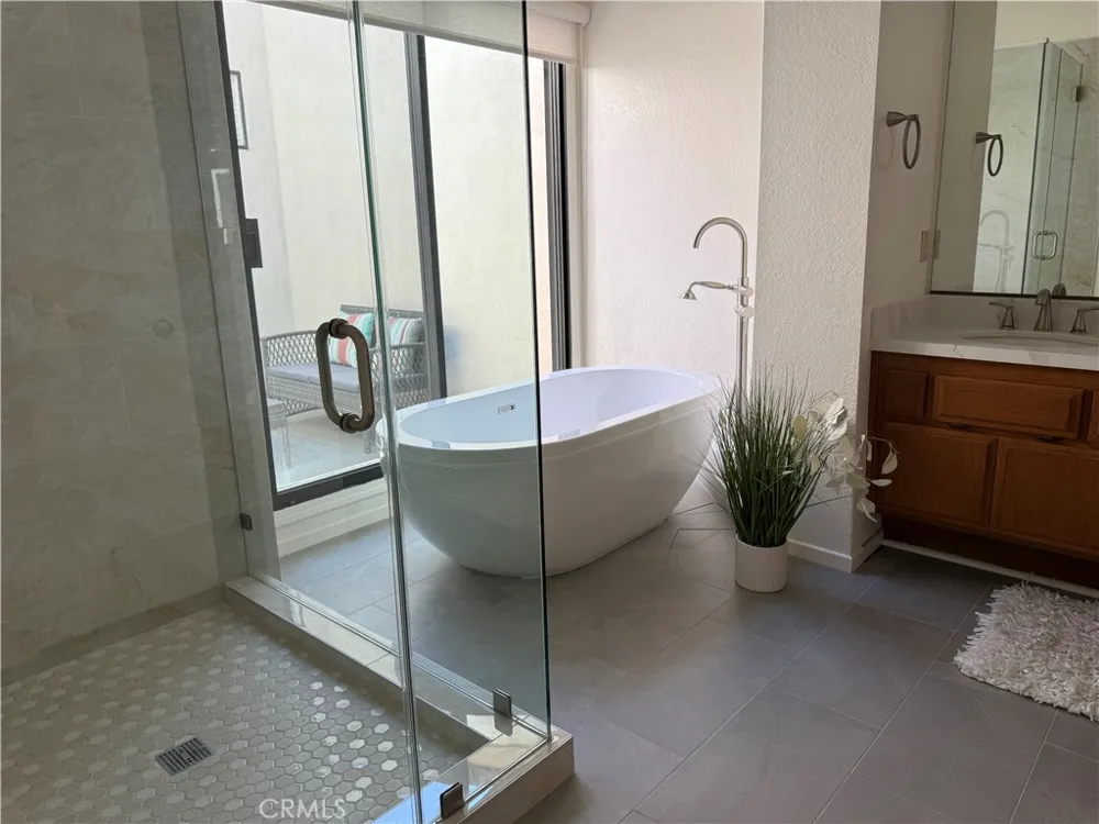 1782 Del Prado Pomona, CA 91768