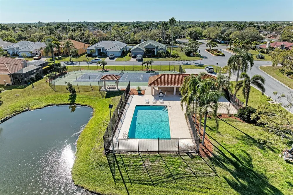 7102 42ND COURT E Sarasota, FL 34243