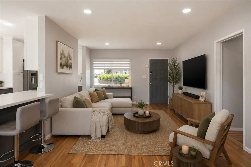 904 E Edgecomb Covina, CA 91724