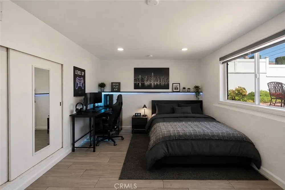 904 E Edgecomb Covina, CA 91724