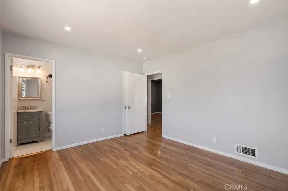 904 E Edgecomb Covina, CA 91724