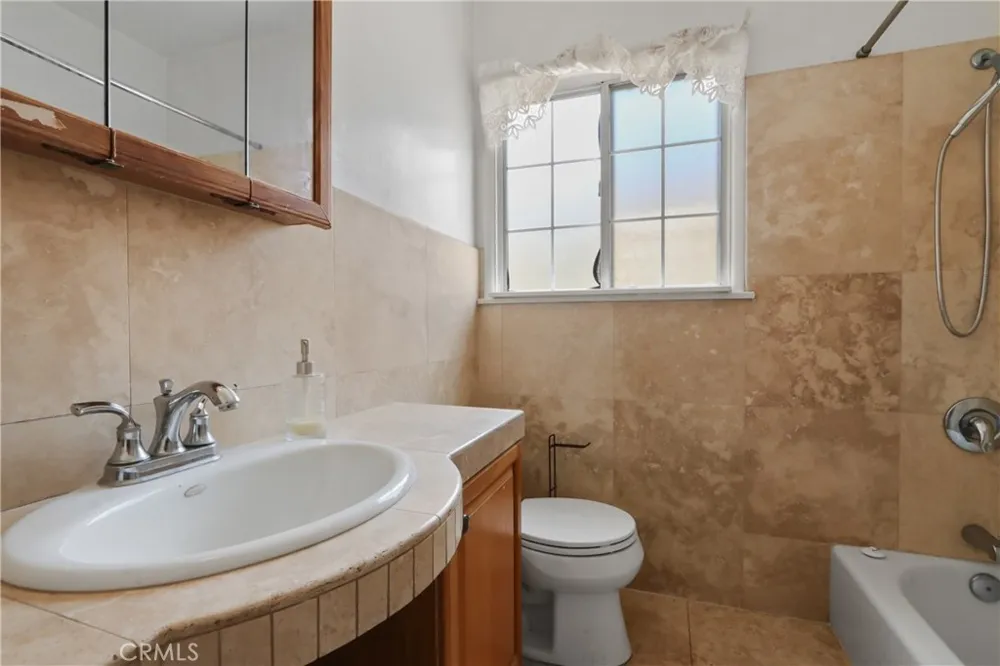 16706 Longworth Artesia, CA 90703