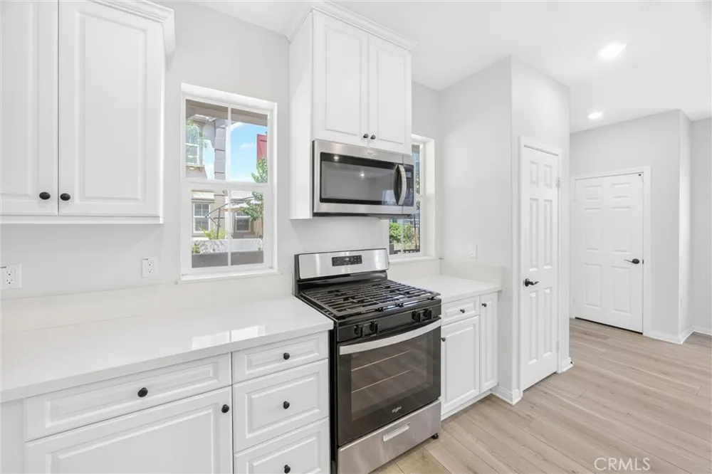 4229 E Carmel Privado Ontario, CA 91761