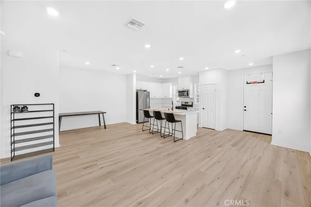 4229 E Carmel Privado Ontario, CA 91761