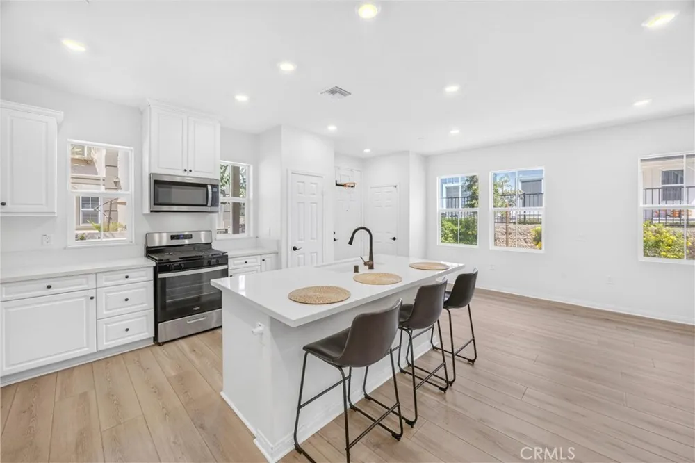 4229 E Carmel Privado Ontario, CA 91761