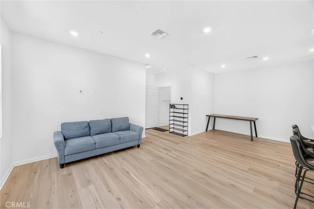 4229 E Carmel Privado Ontario, CA 91761