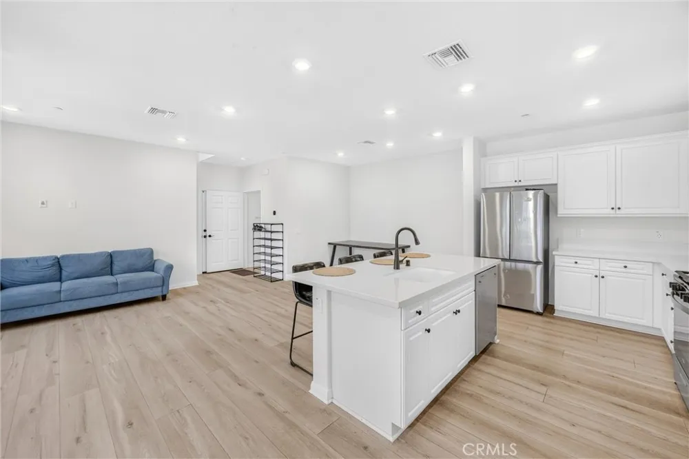 4229 E Carmel Privado Ontario, CA 91761