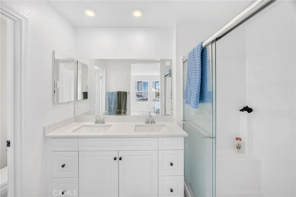 4229 E Carmel Privado Ontario, CA 91761
