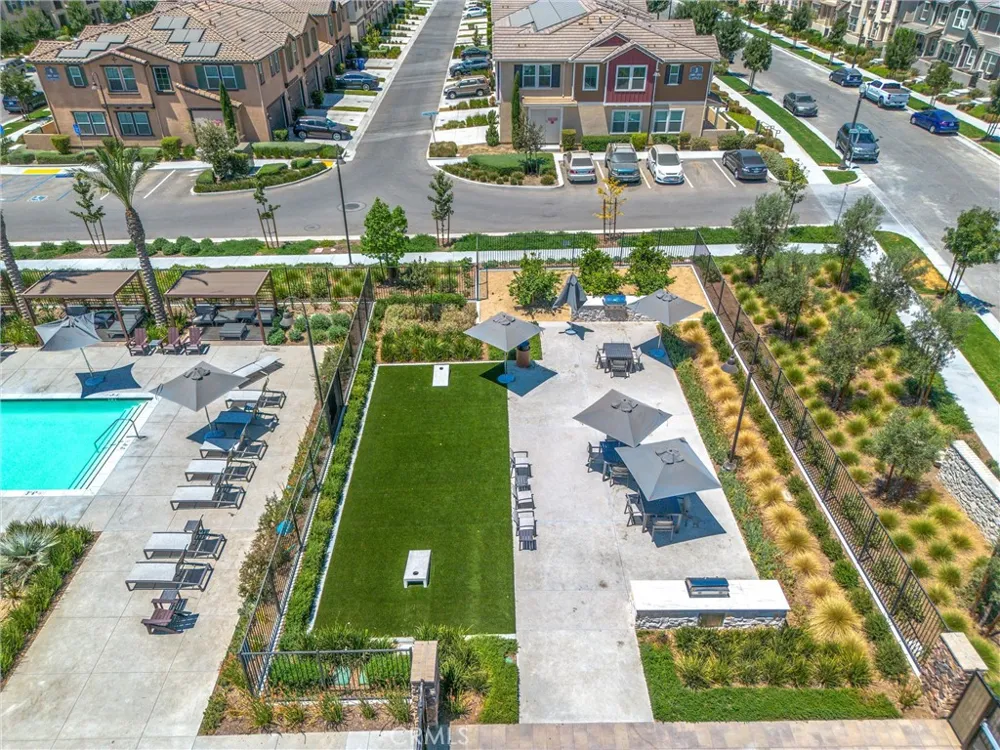 4229 E Carmel Privado Ontario, CA 91761