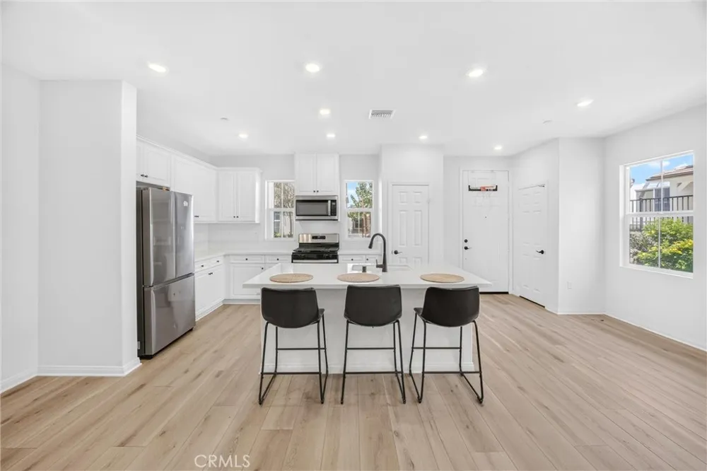 4229 E Carmel Privado Ontario, CA 91761