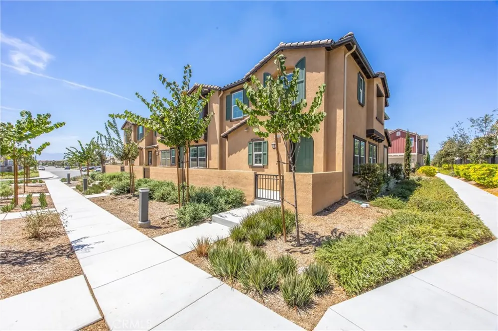 4229 E Carmel Privado Ontario, CA 91761