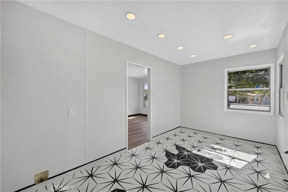 11401 Garden Grove Blvd Garden Grove, CA 92843