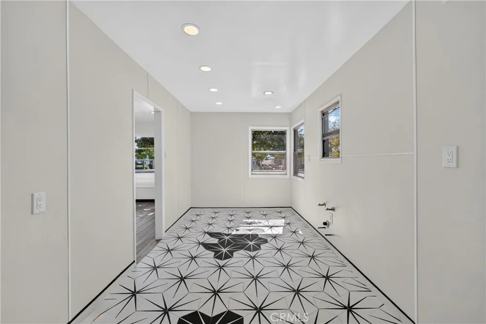 11401 Garden Grove Blvd Garden Grove, CA 92843