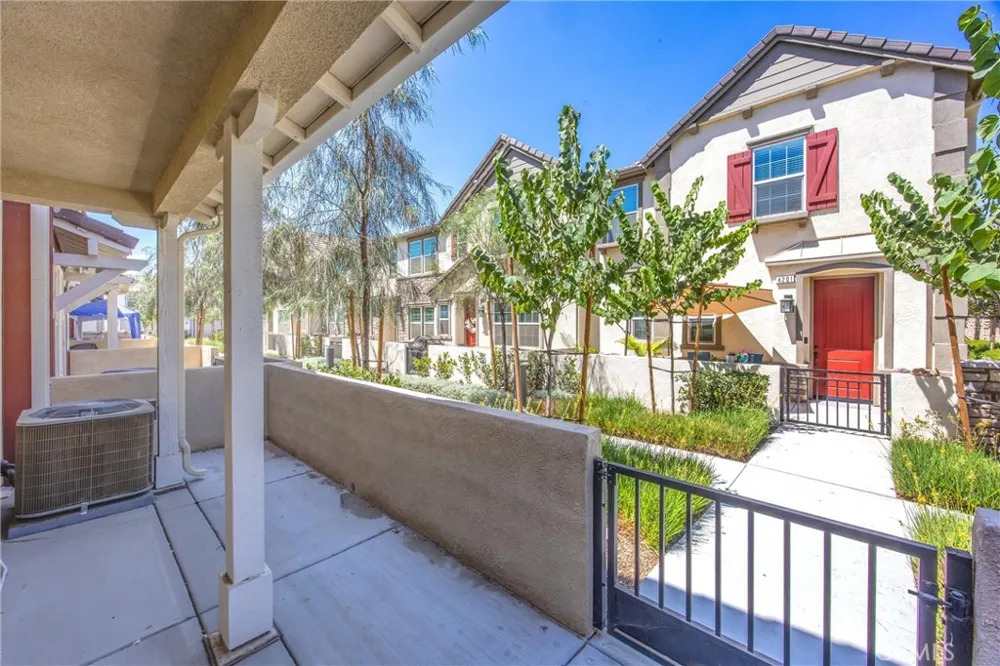 4215 E Carmel Privado Ontario, CA 91761