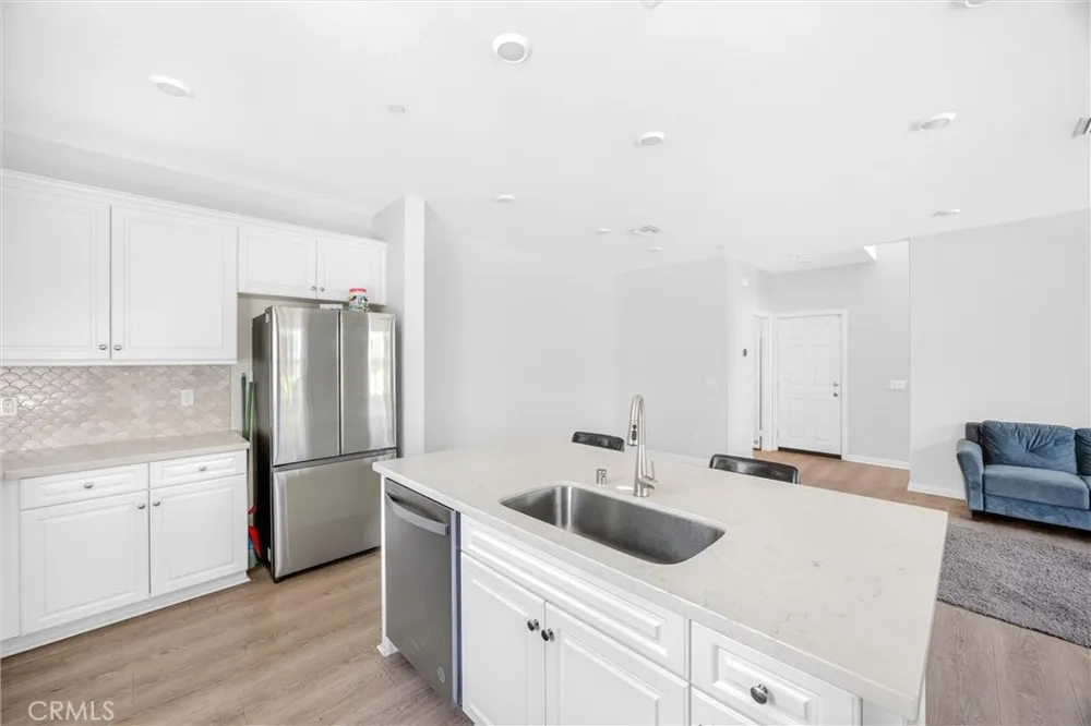 4215 E Carmel Privado Ontario, CA 91761