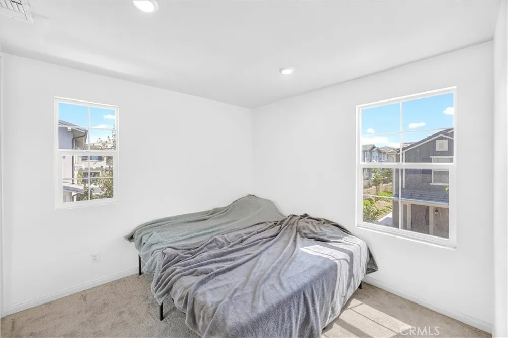 4215 E Carmel Privado Ontario, CA 91761